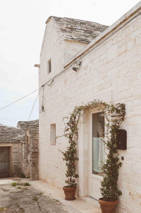 Trulli Lithos Suite Алберобело Екстериор снимка