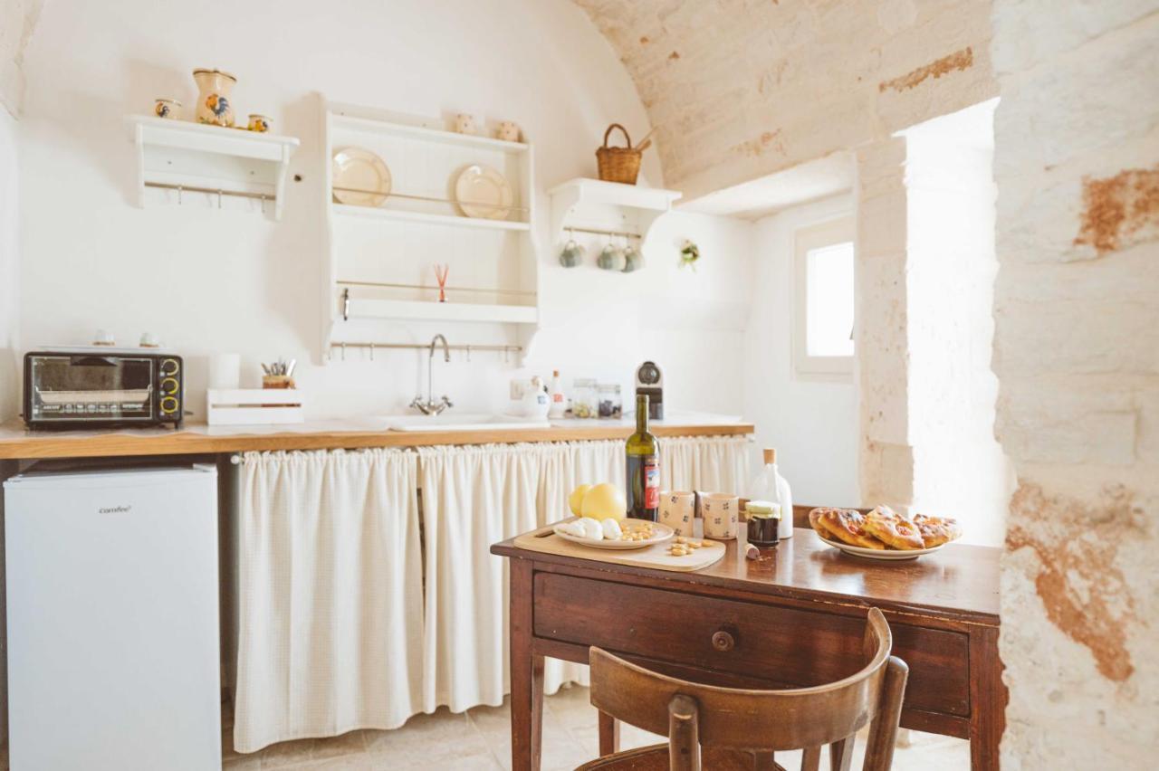 Trulli Lithos Suite Алберобело Екстериор снимка