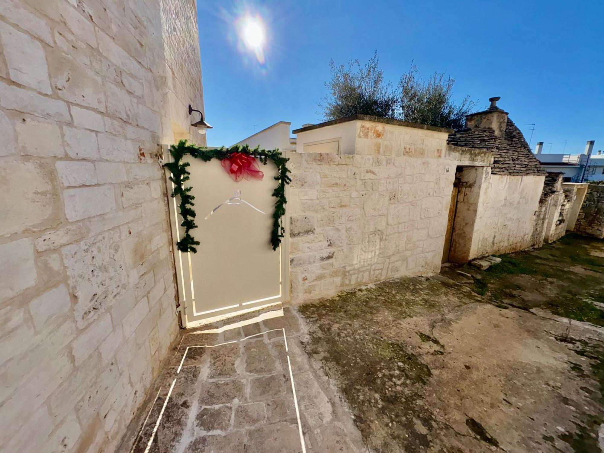 Trulli Lithos Suite Алберобело Екстериор снимка
